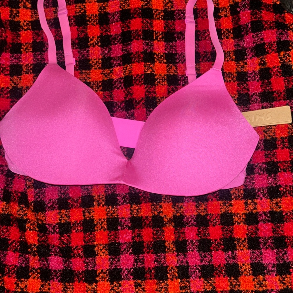 Skims Wireless Form Push Up Plunge Bra in Neon Orchid